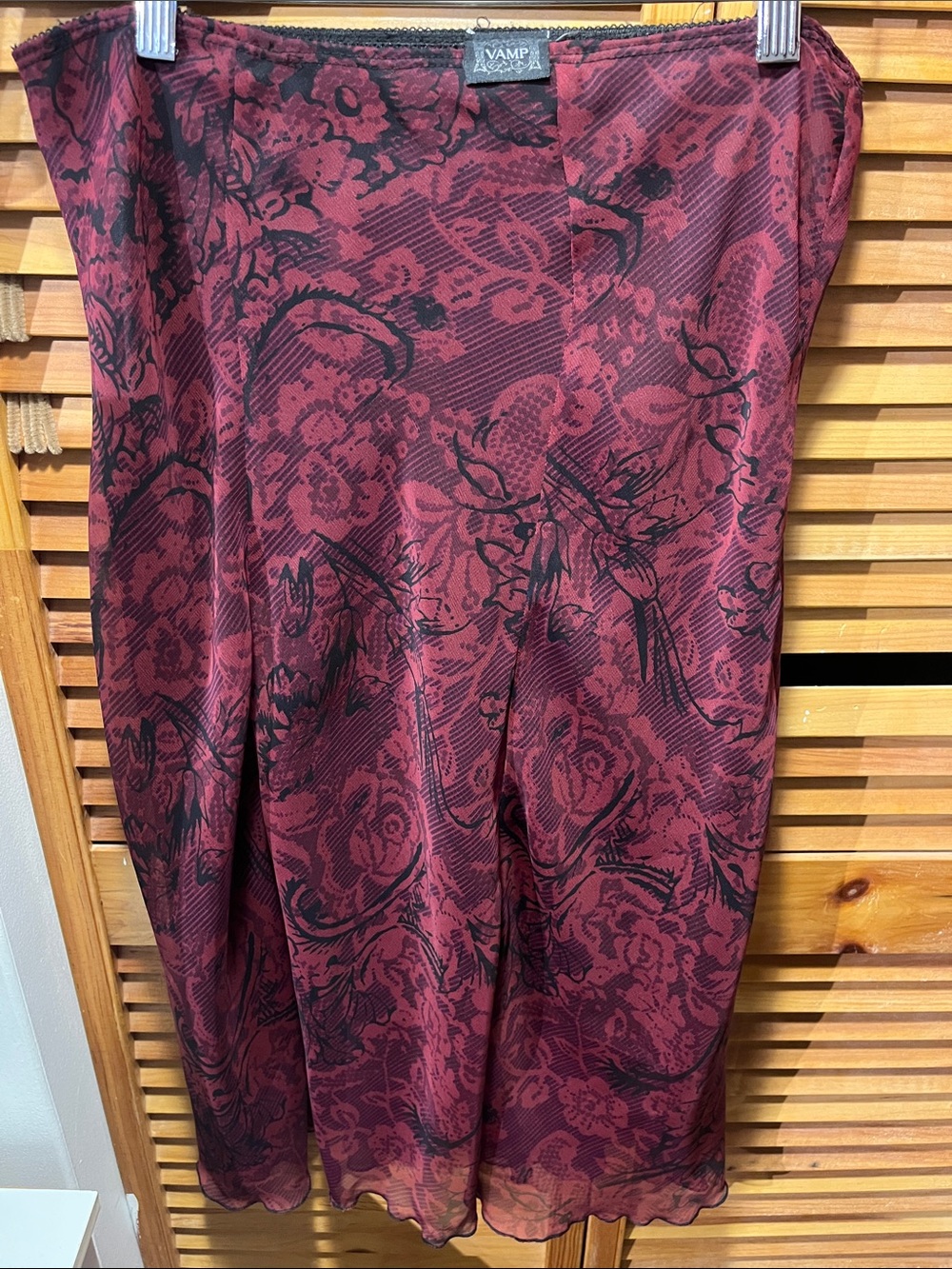 Y2K Women's Burgundy Floral-Print Midi Skirt